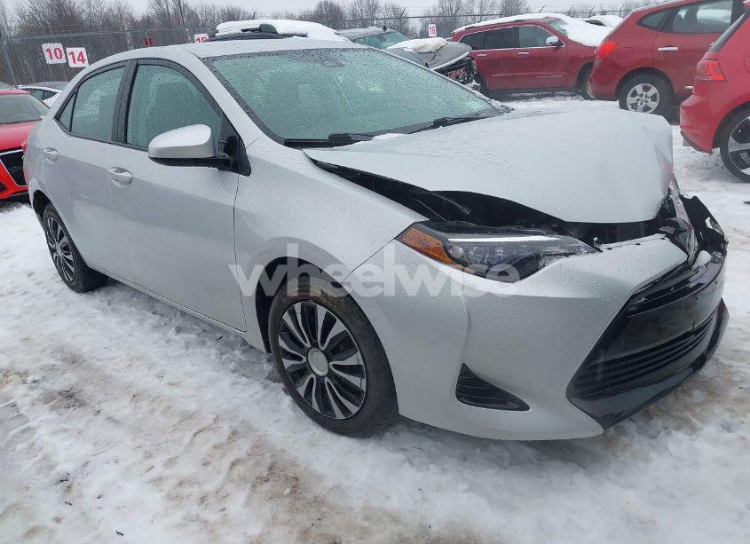 2017 Toyota Corolla LE (VIN 2T1BURHE0HC884556) main photo