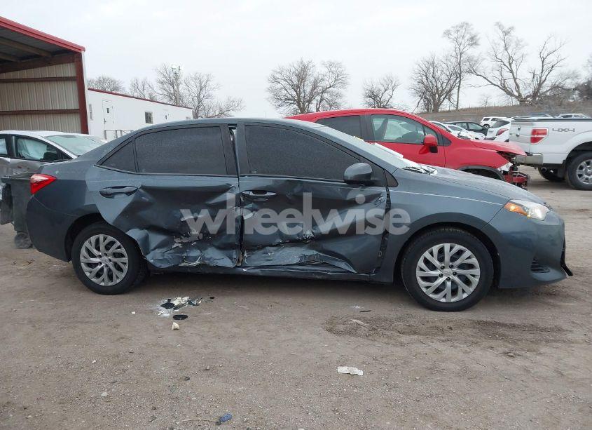 Photo 12 of 2017 Toyota Corolla LE (VIN 2T1BURHE0HC896111)