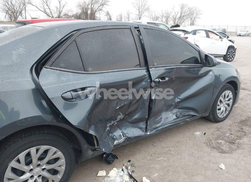 Photo 6 of 2017 Toyota Corolla LE (VIN 2T1BURHE0HC896111)