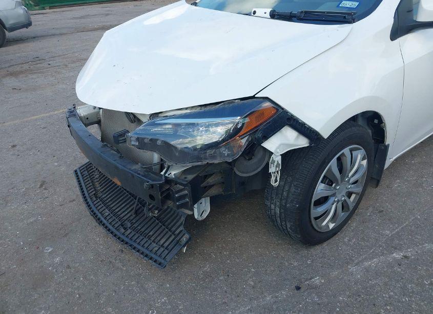 Photo 6 of 2017 Toyota Corolla LE (VIN 2T1BURHE0HC922884)