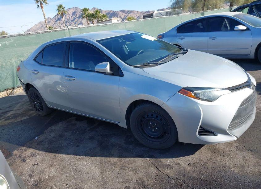 2017 Toyota Corolla LE (VIN 2T1BURHE0HC927597) main photo