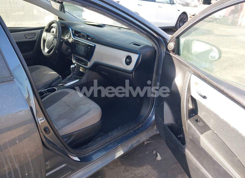 Photo 5 of 2017 Toyota Corolla LE (VIN 2T1BURHE0HC943279)