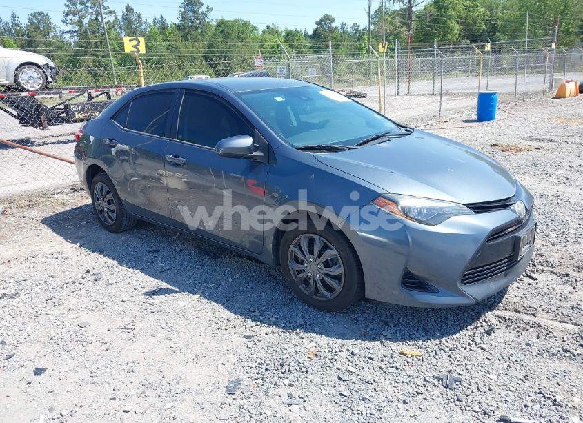2017 Toyota Corolla LE (VIN 2T1BURHE0HC953763) main photo