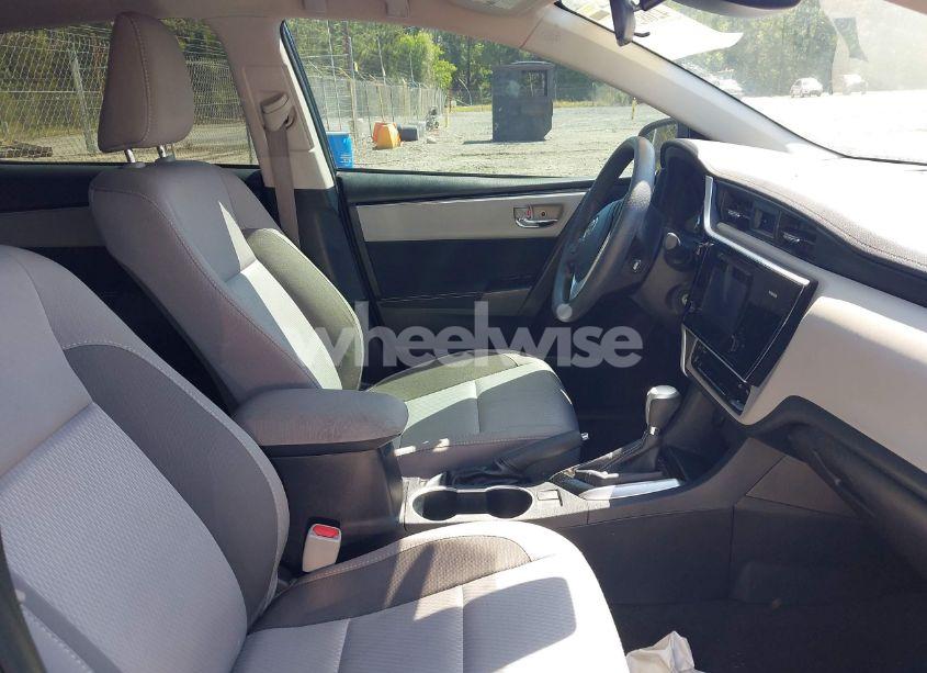 Photo 5 of 2017 Toyota Corolla LE (VIN 2T1BURHE0HC953763)