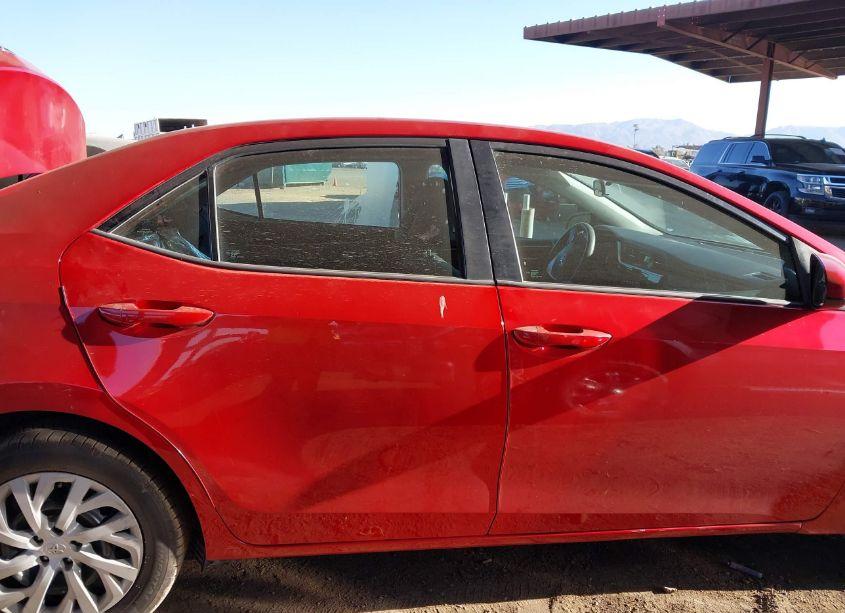 Photo 13 of 2018 Toyota Corolla LE (VIN 2T1BURHE0JC014344)