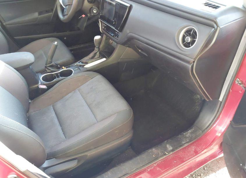 Photo 5 of 2018 Toyota Corolla LE (VIN 2T1BURHE0JC014344)