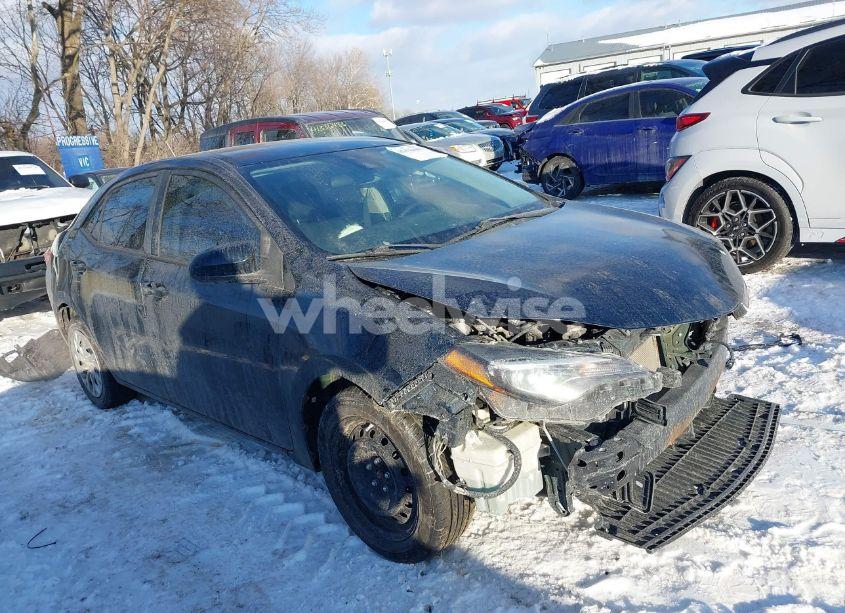 2018 Toyota Corolla LE (VIN 2T1BURHE0JC038921) main photo