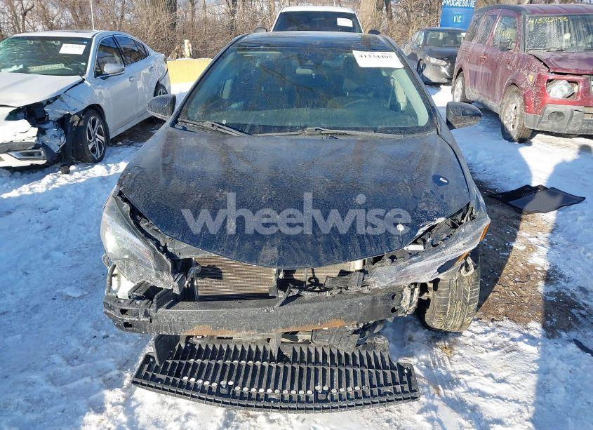 Photo 12 of 2018 Toyota Corolla LE (VIN 2T1BURHE0JC038921)