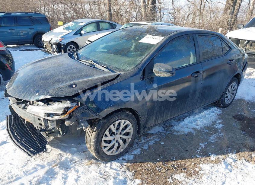 Photo 2 of 2018 Toyota Corolla LE (VIN 2T1BURHE0JC038921)