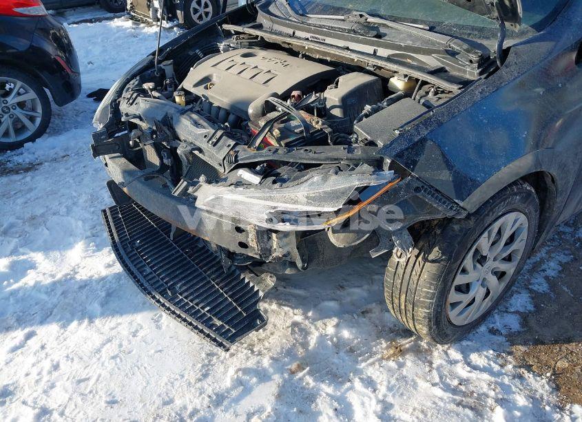 Photo 6 of 2018 Toyota Corolla LE (VIN 2T1BURHE0JC038921)