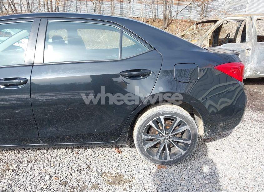 Photo 20 of 2018 Toyota Corolla SE (VIN 2T1BURHE0JC050681)