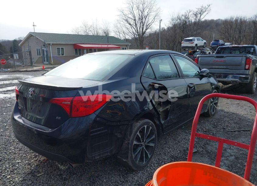 Photo 4 of 2018 Toyota Corolla SE (VIN 2T1BURHE0JC050681)
