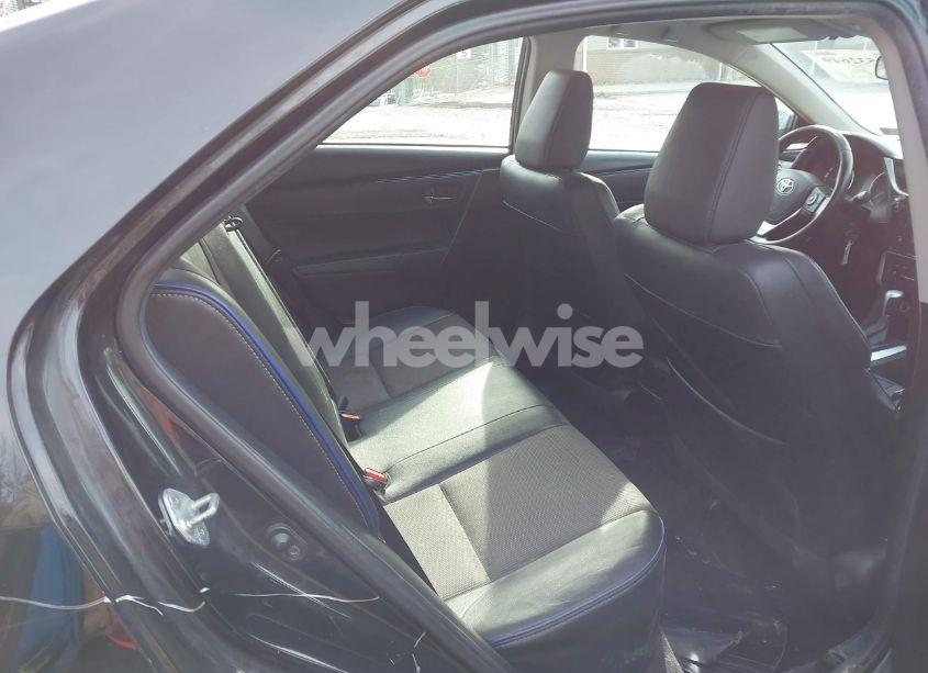 Photo 8 of 2018 Toyota Corolla SE (VIN 2T1BURHE0JC050681)