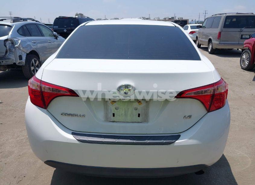 Photo 17 of 2018 Toyota Corolla LE (VIN 2T1BURHE0JC050910)