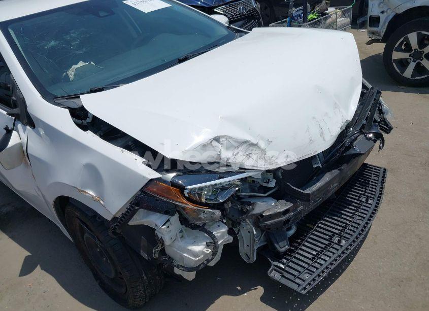 Photo 6 of 2018 Toyota Corolla LE (VIN 2T1BURHE0JC050910)