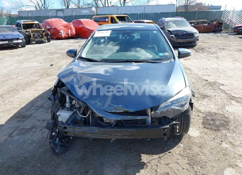 Photo 13 of 2018 Toyota Corolla XSE (VIN 2T1BURHE0JC052320)