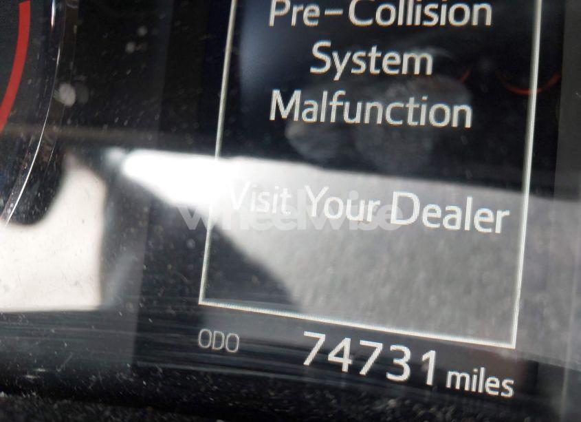 Photo 16 of 2018 Toyota Corolla XSE (VIN 2T1BURHE0JC052320)