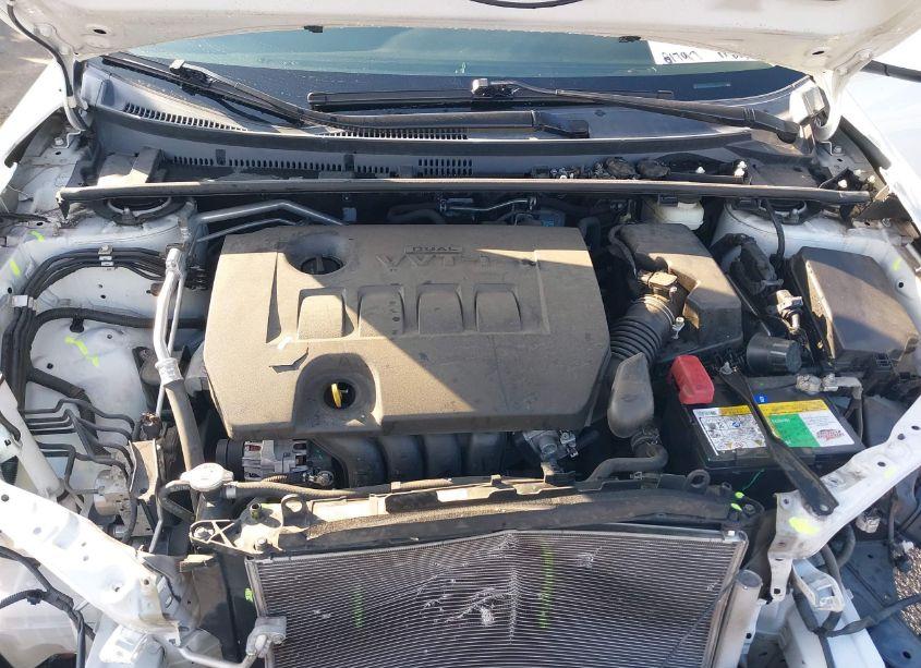 Photo 10 of 2018 Toyota Corolla LE (VIN 2T1BURHE0JC055511)