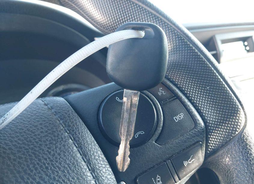 Photo 11 of 2018 Toyota Corolla LE (VIN 2T1BURHE0JC055511)