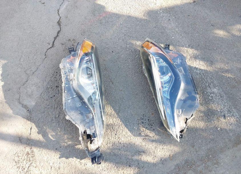 Photo 12 of 2018 Toyota Corolla LE (VIN 2T1BURHE0JC055511)