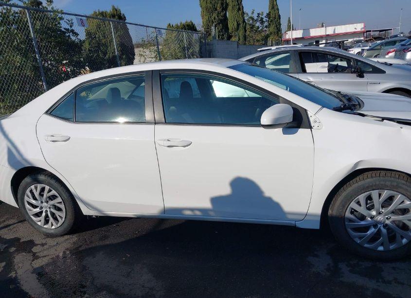 Photo 14 of 2018 Toyota Corolla LE (VIN 2T1BURHE0JC055511)