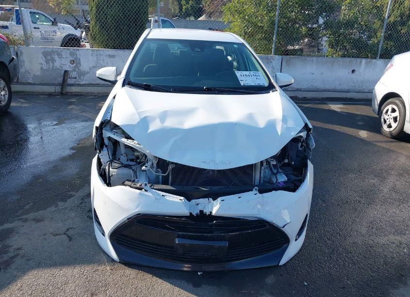 Photo 6 of 2018 Toyota Corolla LE (VIN 2T1BURHE0JC055511)