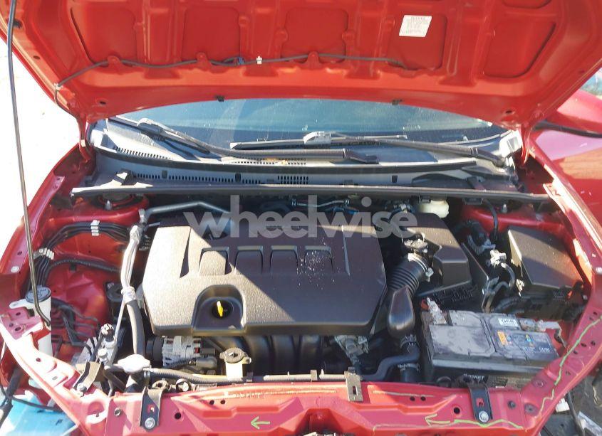 Photo 10 of 2018 Toyota Corolla LE (VIN 2T1BURHE0JC057999)