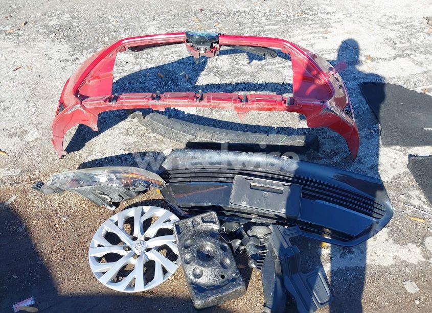 Photo 12 of 2018 Toyota Corolla LE (VIN 2T1BURHE0JC057999)