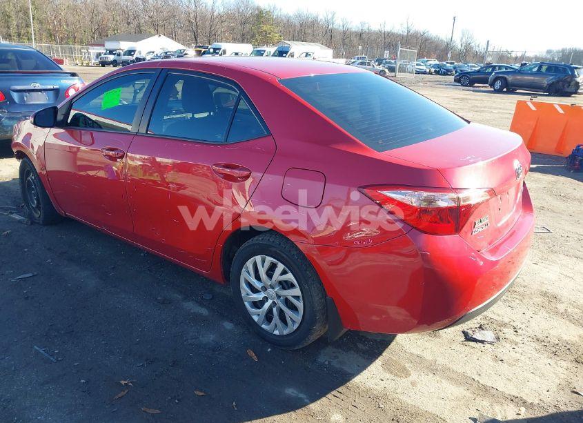 Photo 3 of 2018 Toyota Corolla LE (VIN 2T1BURHE0JC057999)