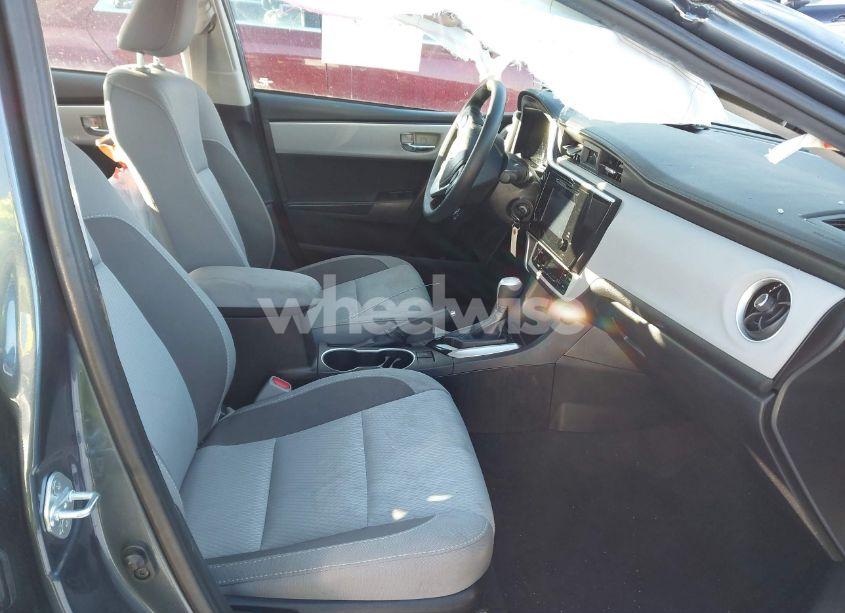 Photo 5 of 2018 Toyota Corolla LE (VIN 2T1BURHE0JC059154)