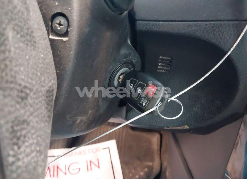 Photo 11 of 2018 Toyota Corolla LE (VIN 2T1BURHE0JC062197)