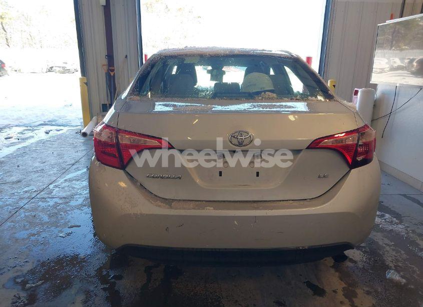 Photo 16 of 2018 Toyota Corolla LE (VIN 2T1BURHE0JC062197)