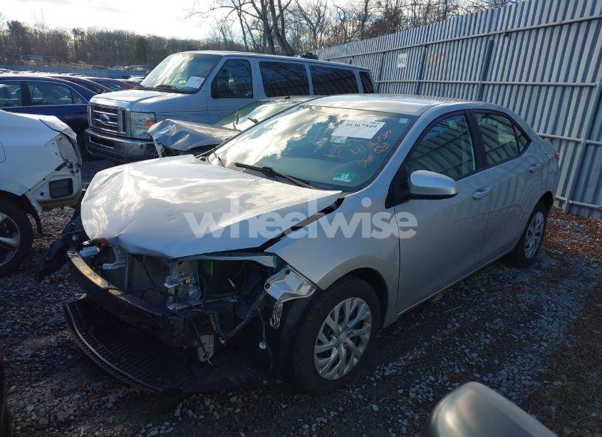 Photo 2 of 2018 Toyota Corolla LE (VIN 2T1BURHE0JC062197)