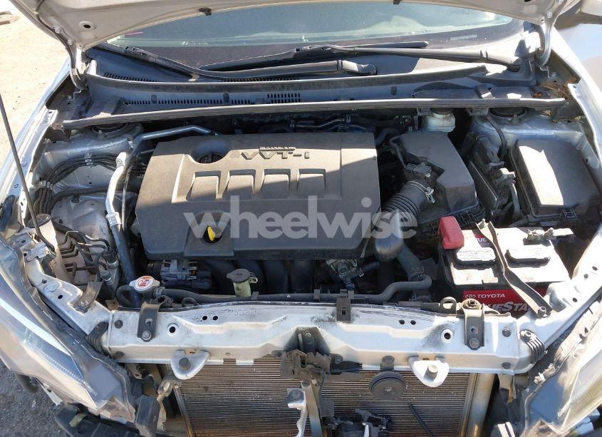 Photo 10 of 2018 Toyota Corolla LE (VIN 2T1BURHE0JC065147)