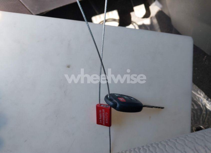 Photo 11 of 2018 Toyota Corolla LE (VIN 2T1BURHE0JC065147)