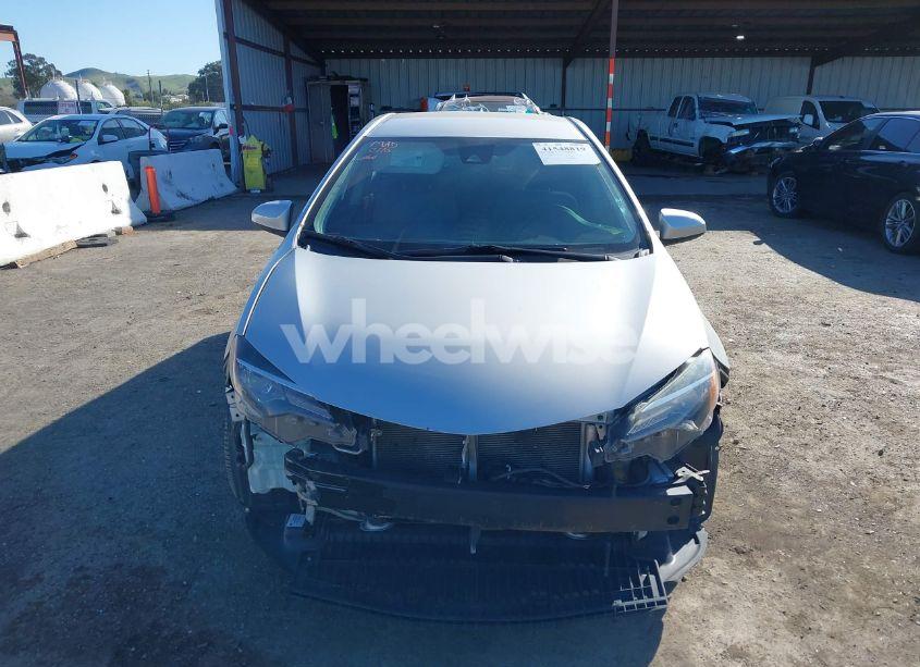 Photo 12 of 2018 Toyota Corolla LE (VIN 2T1BURHE0JC065147)
