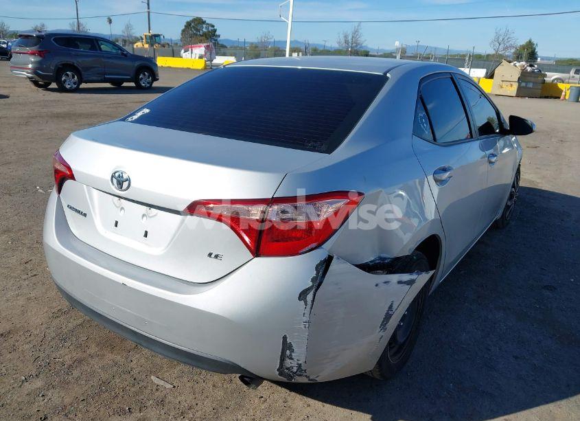 Photo 4 of 2018 Toyota Corolla LE (VIN 2T1BURHE0JC065147)
