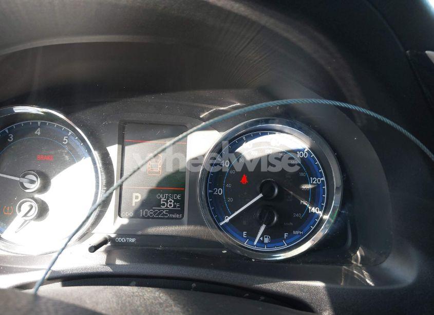 Photo 7 of 2018 Toyota Corolla LE (VIN 2T1BURHE0JC065147)