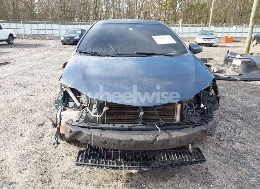 Photo 13 of 2018 Toyota Corolla L (VIN 2T1BURHE0JC068646)