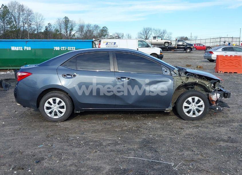 Photo 14 of 2018 Toyota Corolla L (VIN 2T1BURHE0JC068646)