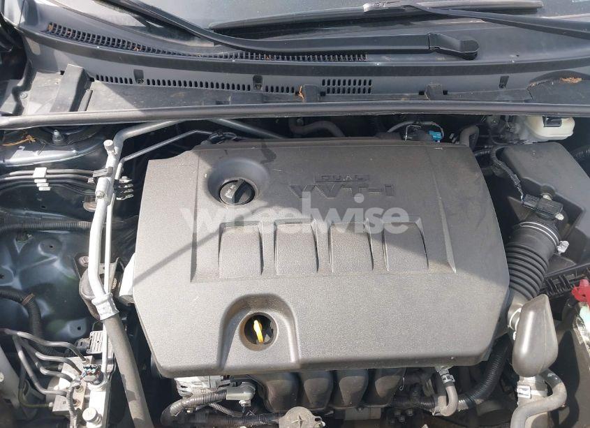 Photo 10 of 2018 Toyota Corolla LE (VIN 2T1BURHE0JC069246)