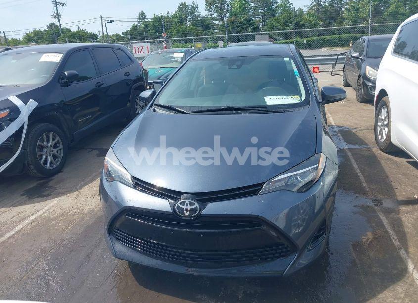 Photo 12 of 2018 Toyota Corolla LE (VIN 2T1BURHE0JC069246)