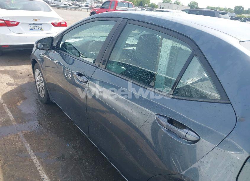 Photo 14 of 2018 Toyota Corolla LE (VIN 2T1BURHE0JC069246)