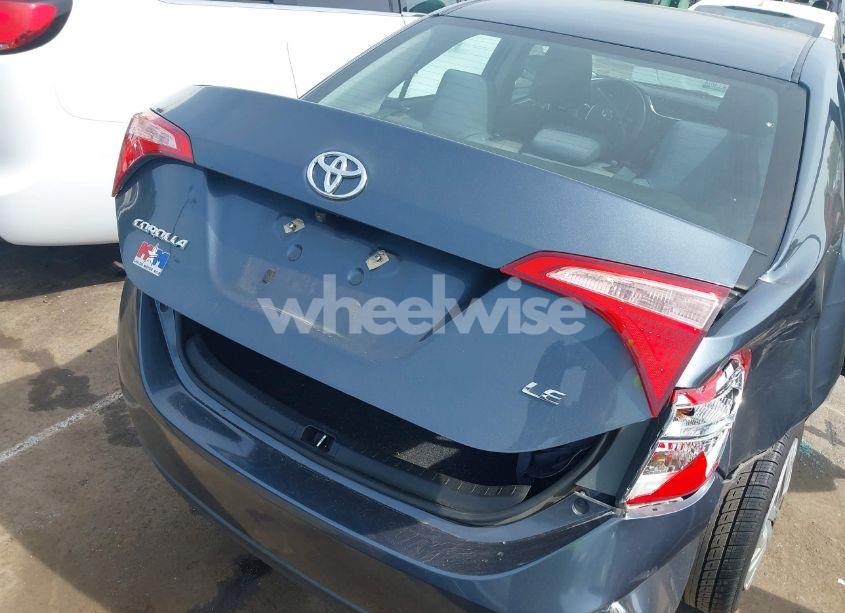 Photo 17 of 2018 Toyota Corolla LE (VIN 2T1BURHE0JC069246)