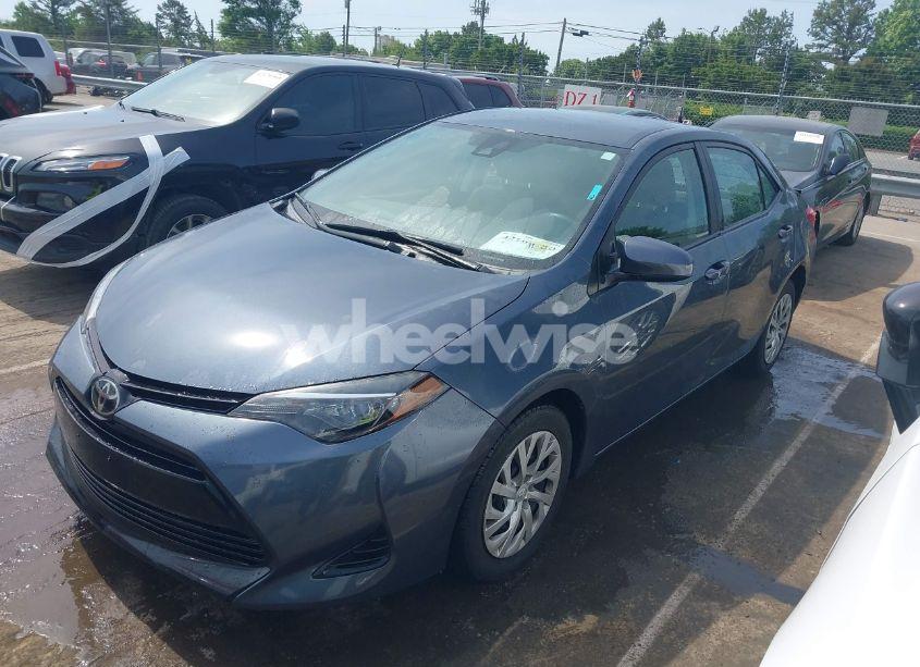 Photo 2 of 2018 Toyota Corolla LE (VIN 2T1BURHE0JC069246)