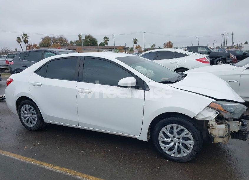 Photo 14 of 2018 Toyota Corolla LE (VIN 2T1BURHE0JC071644)