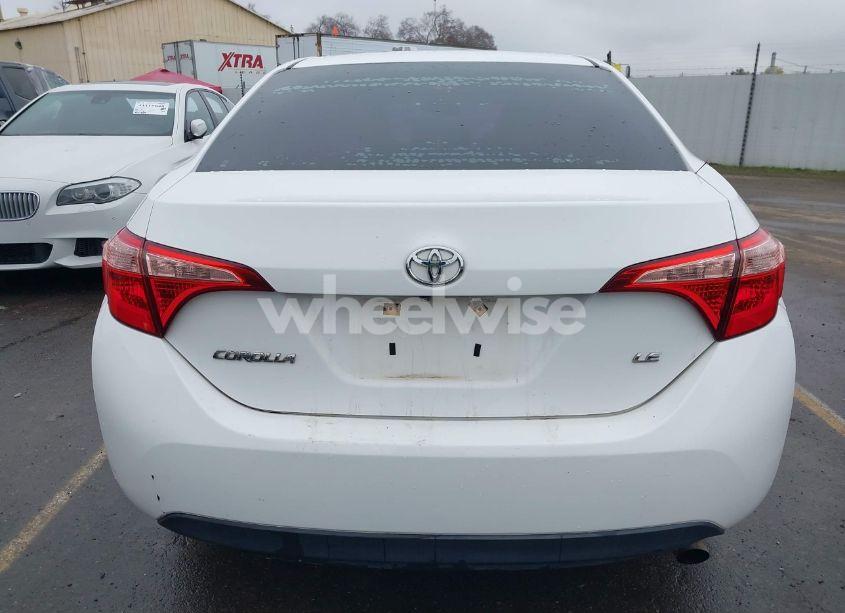 Photo 17 of 2018 Toyota Corolla LE (VIN 2T1BURHE0JC071644)