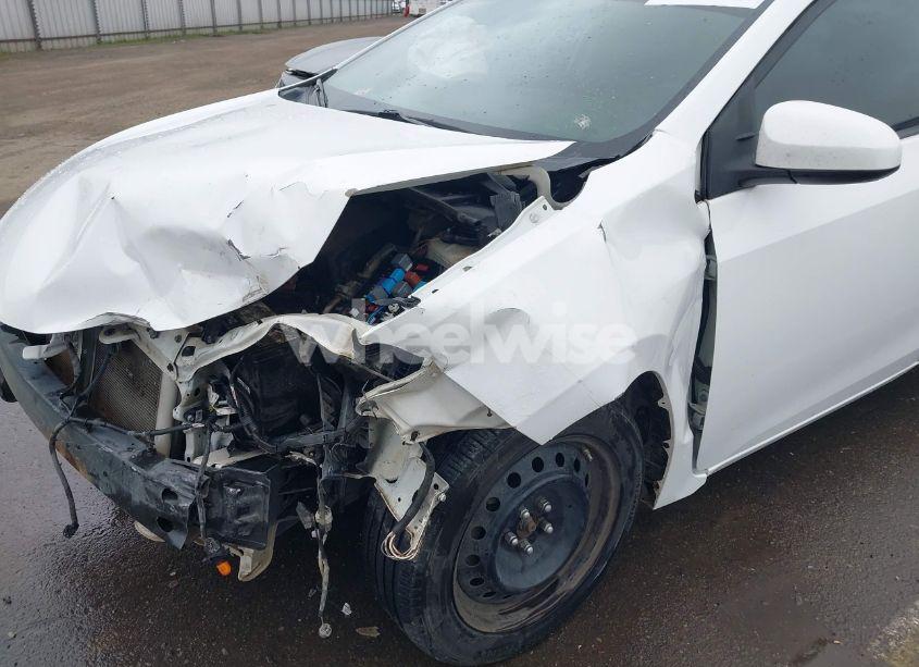 Photo 18 of 2018 Toyota Corolla LE (VIN 2T1BURHE0JC071644)
