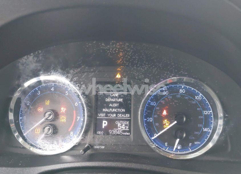 Photo 7 of 2018 Toyota Corolla LE (VIN 2T1BURHE0JC071644)