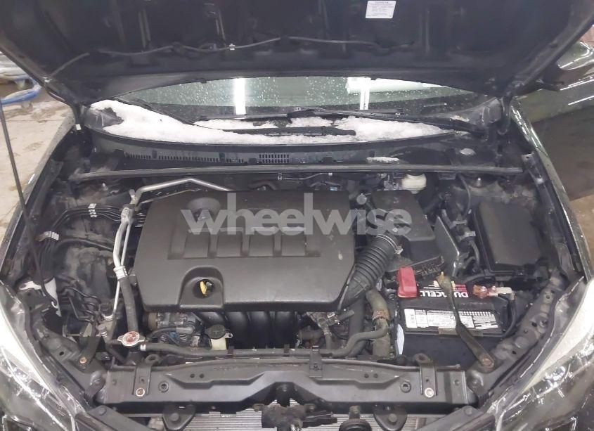 Photo 10 of 2018 Toyota Corolla L/LE/XLE/SE/XSE (VIN 2T1BURHE0JC072213)